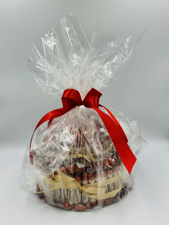 tort-ze-slodyczy-konafetto-23-cm-3-detal.jpg