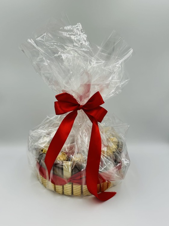 tort-ze-slodyczy-merci-premium-21-5-cm-3-detal.jpg
