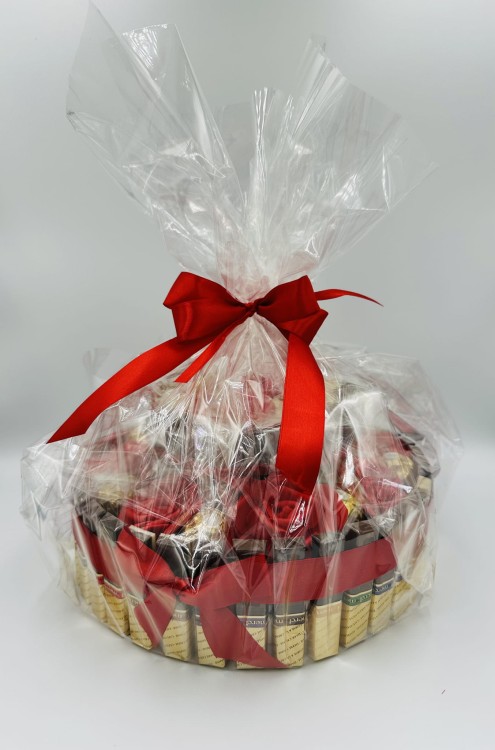 tort-ze-slodyczy-merci-premium-26-5-cm-3-detal.jpg