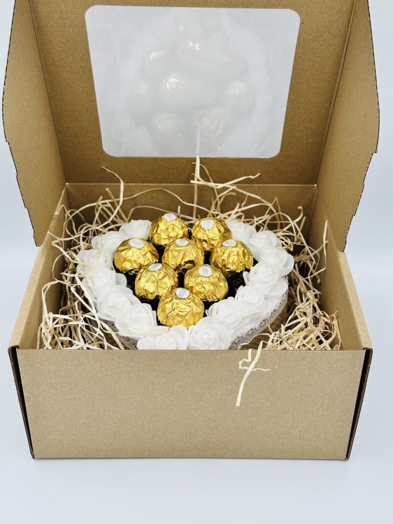 tort-ze-slodyczy-ferrero-rocher-14-cm-5-opakowanie.jpg