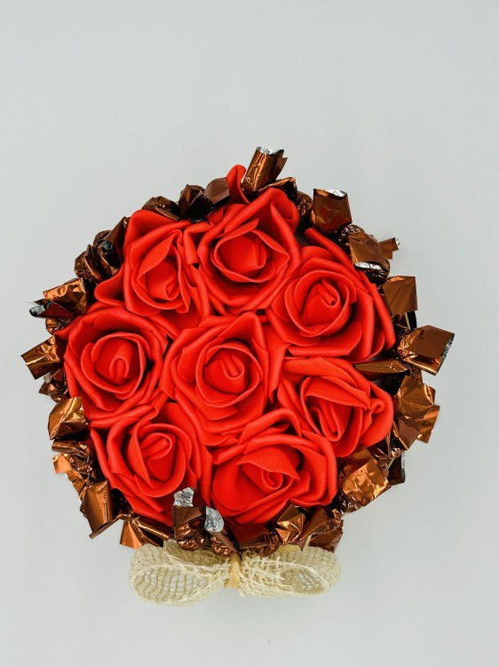 tort-ze-slodyczy-konafetto-16-cm-4-detal.jpg