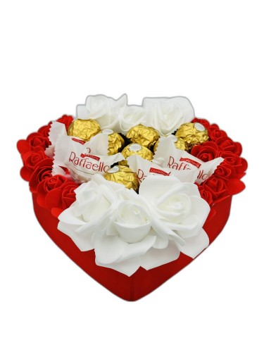 tort-ze-slodyczy-raffaello-i-ferrero-rocher-19-5-cm-1-front.jpg