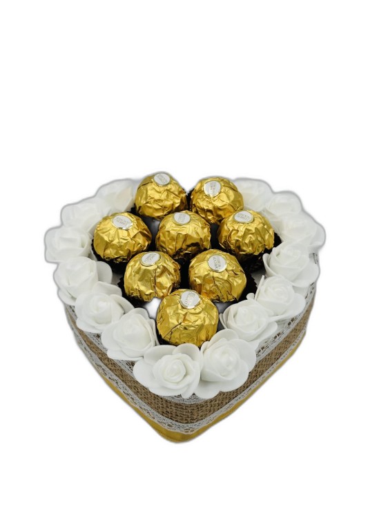 tort-ze-slodyczy-ferrero-rocher-14-cm-1-front.jpg