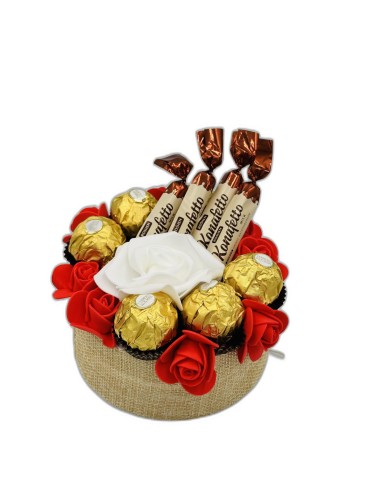 tort-ze-slodyczy-ferrero-rocher-i-konafetto-12-cm-1-front.jpg