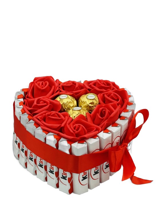 tort-ze-slodyczy-kinder-ferrero-rocher-serce-17cm.jpg