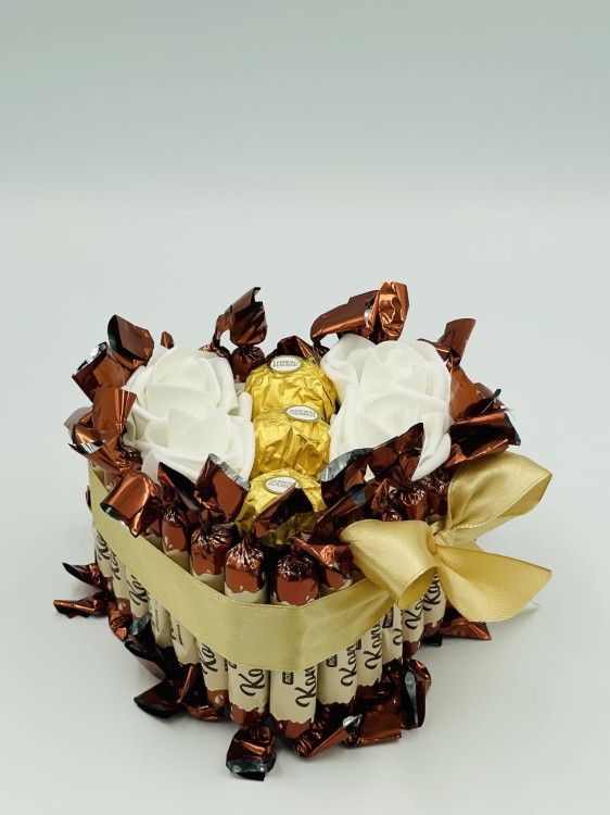 slodki-prezent-serce-15cm-konafetto-ferrero-rocher.jpg