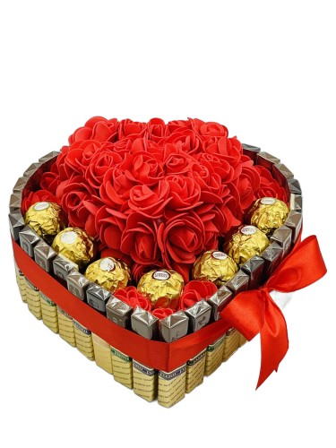 Tort-ze-słodyczy-na-Dzień-Kobiet-Merci-Ferrero-Rocher-22-cm.jpg